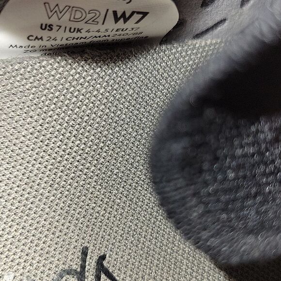 ALLBIRDS Tennis Shoes Women's Wool Runner Fluffs Black 7 Limited Edition Sherpa - Picture 7 of 9